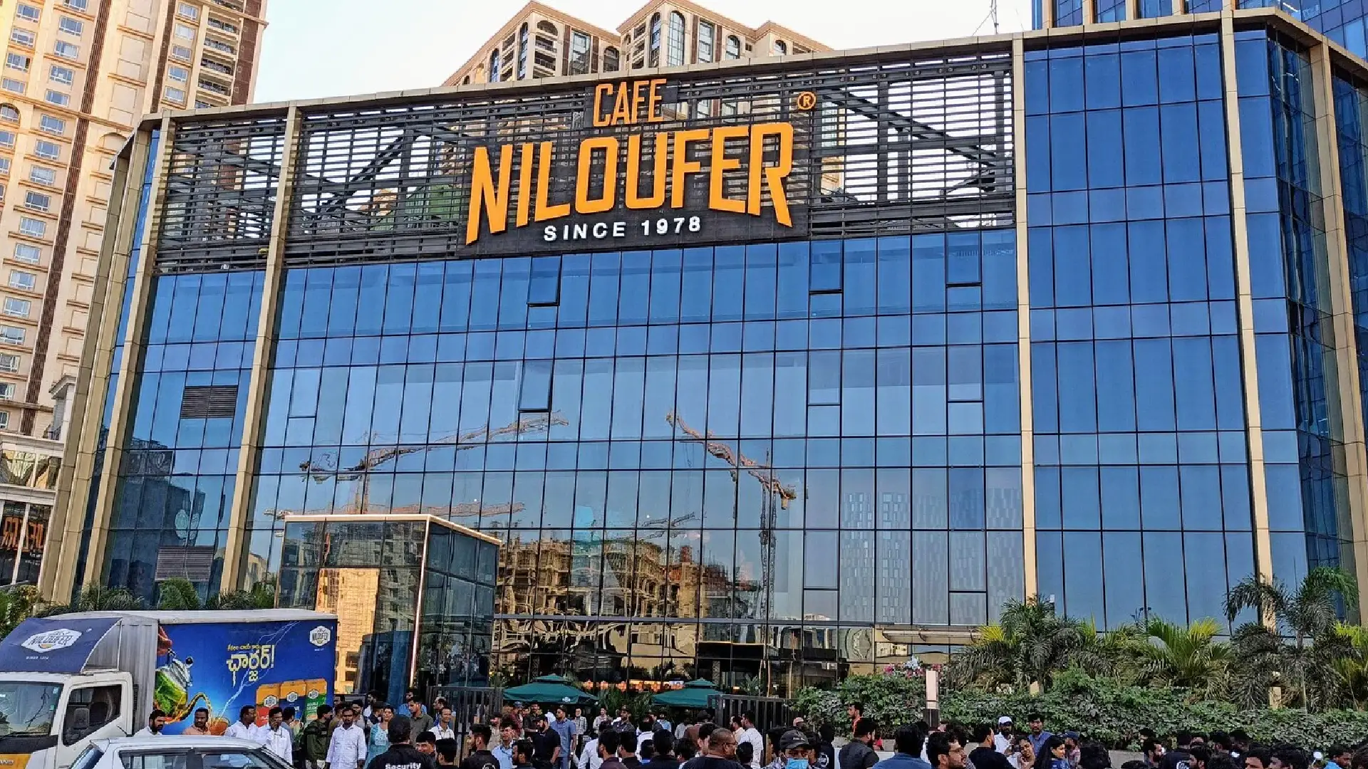 niloufer cafe